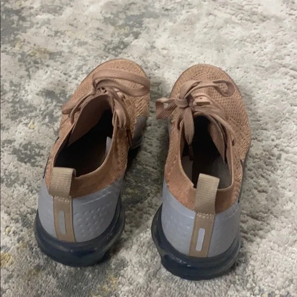 Nike Vapor Max - Picture 2 of 5